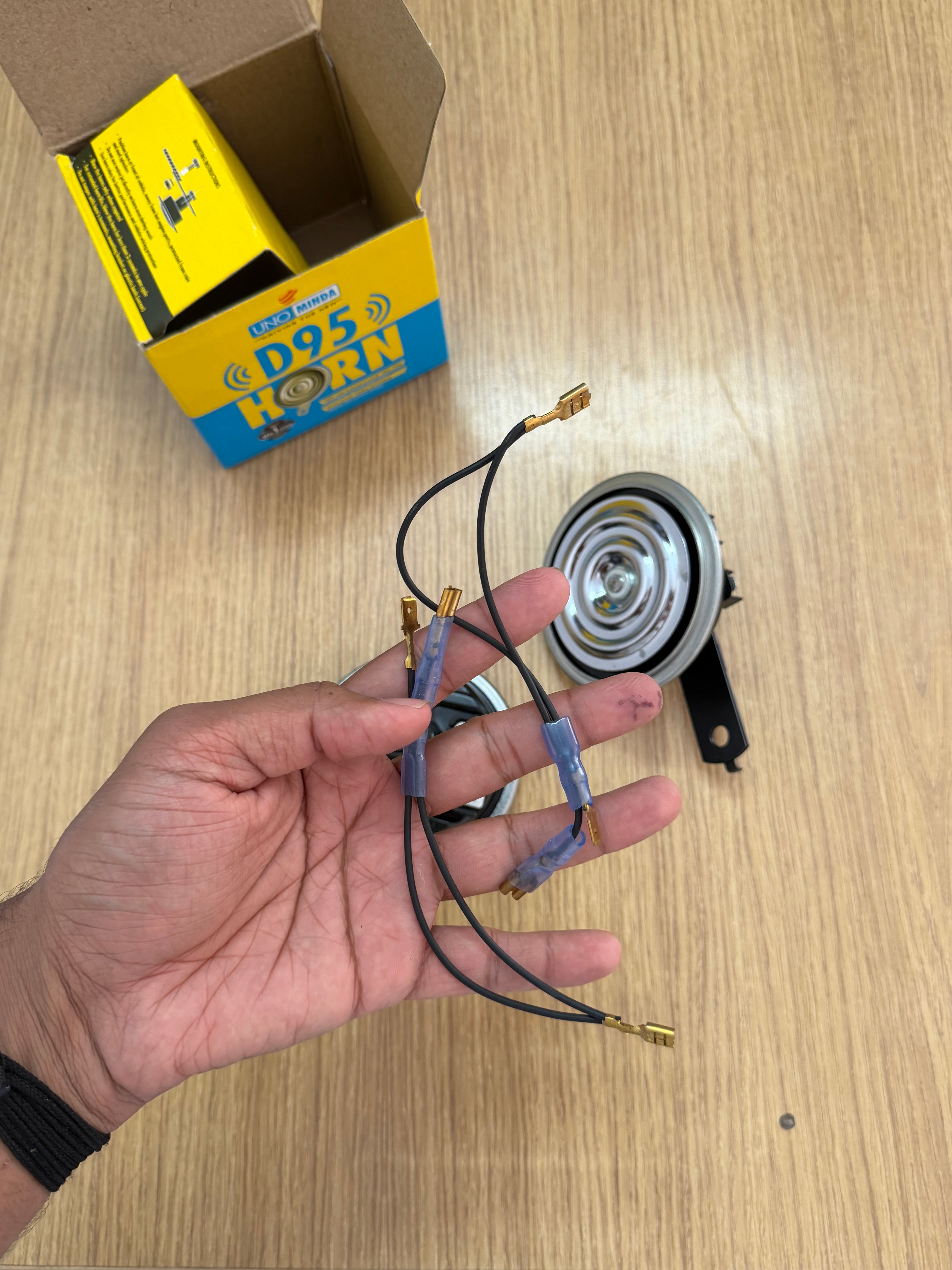 D95 Minda Horn Set of 2